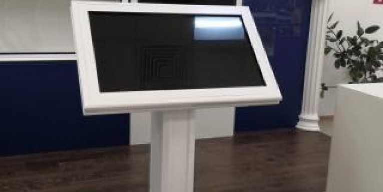 Компания Гефест Капитал произвела поставку сенсорных столов по 20ти адресам МФЦ г. Москвы