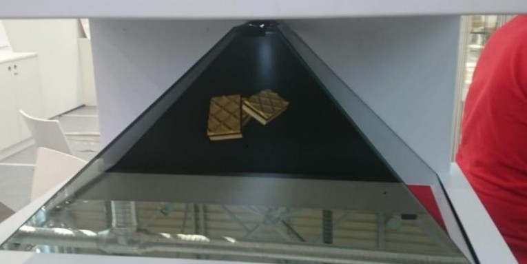 Компания Гефест Проекция предоставила голографическую пирамиду компании Anton Olert